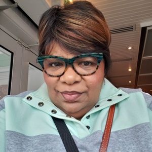 Meet your Posher, Deirdre